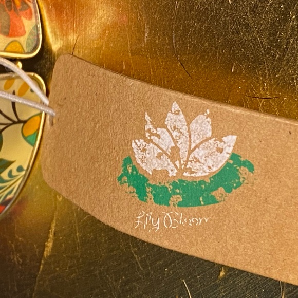 SALE 2/$20!! NWT Lily Bloom flower,butterfly bracelet,earth friendly - Picture 4 of 11